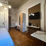 Bed And Chic Art
